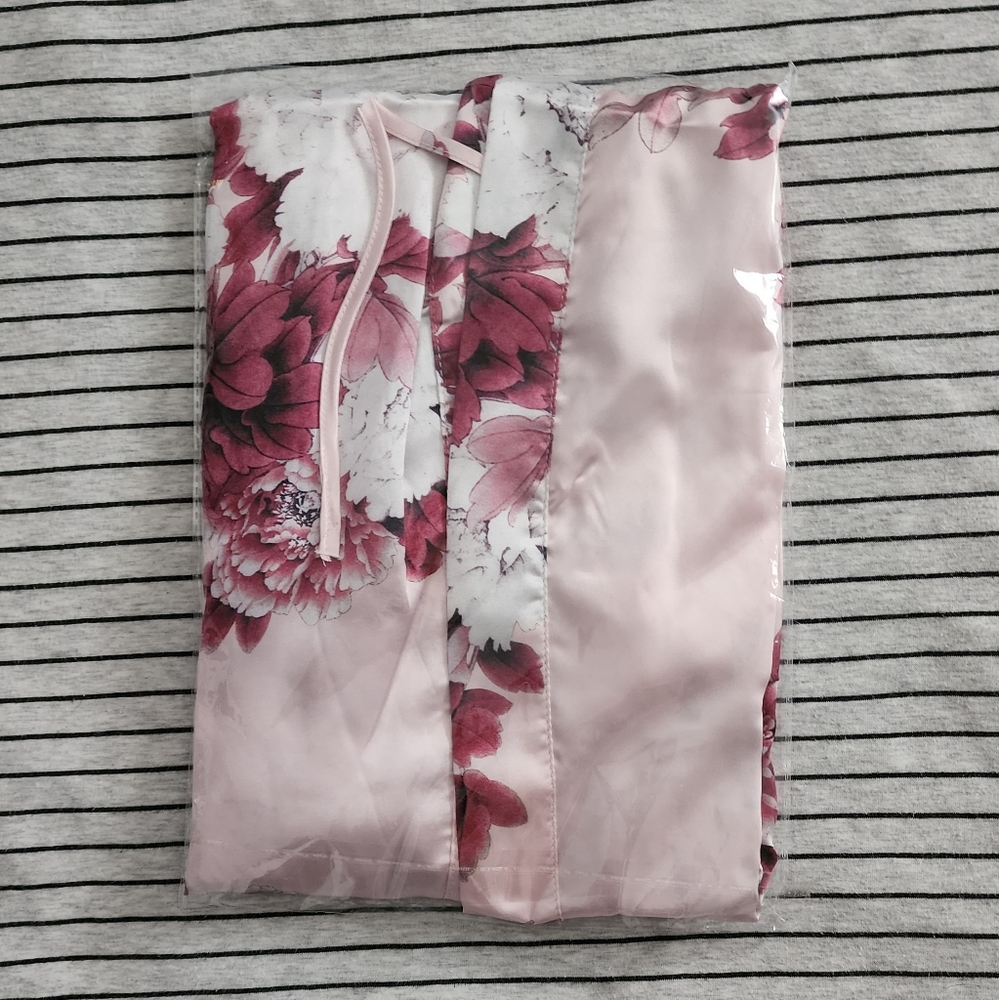 Pink Bridal Robe - Picture 2 of 3
